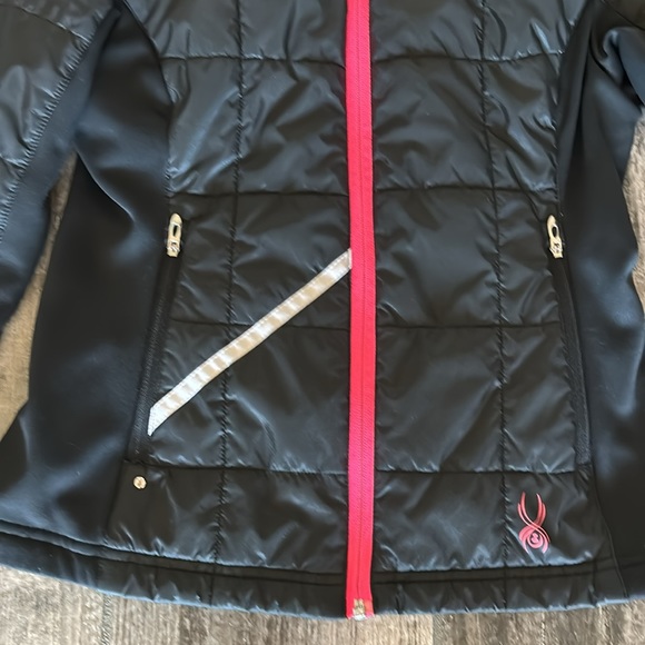 Spyder women’s size small, lightweight jacket, black with pink accent like new - Picture 2 of 8